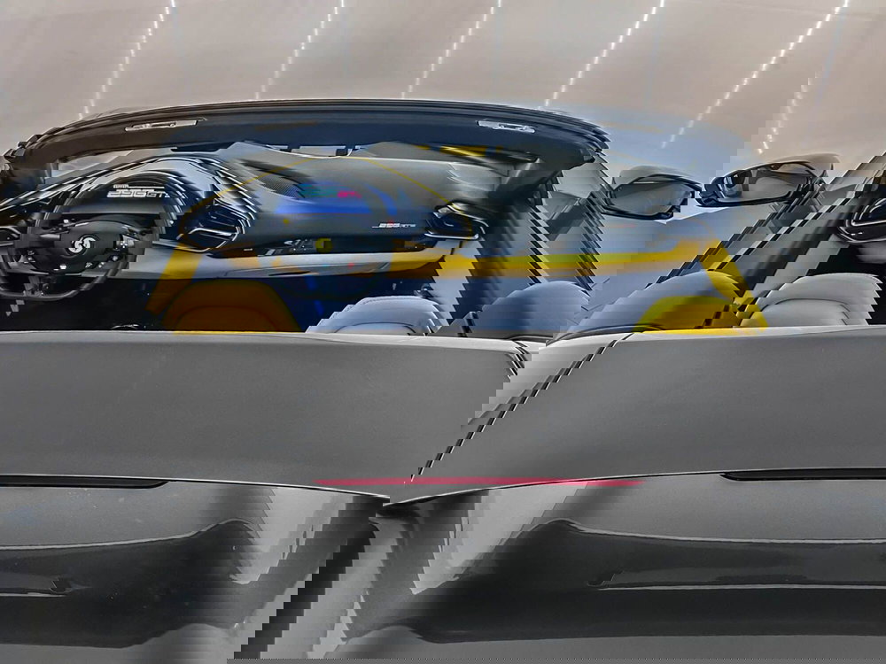 Ferrari 296 Spider usata a Milano (14)