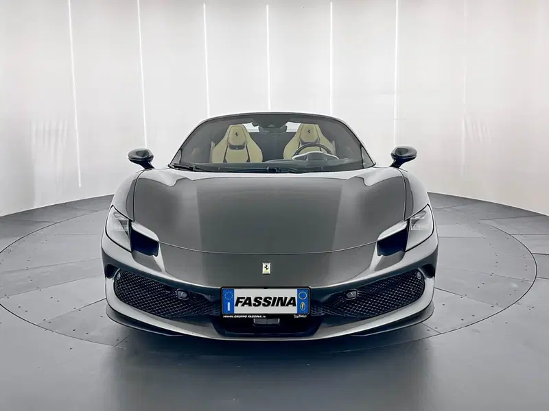 Ferrari 296 Spider usata a Milano (2)