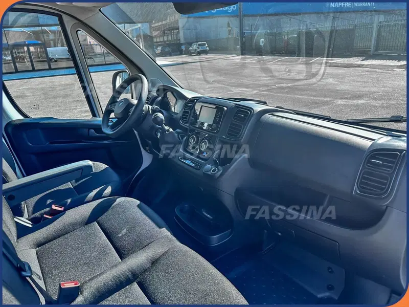 Peugeot Boxer nuova a Milano (10)