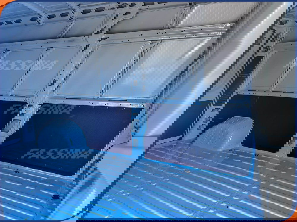 Peugeot Boxer nuova a Milano (9)