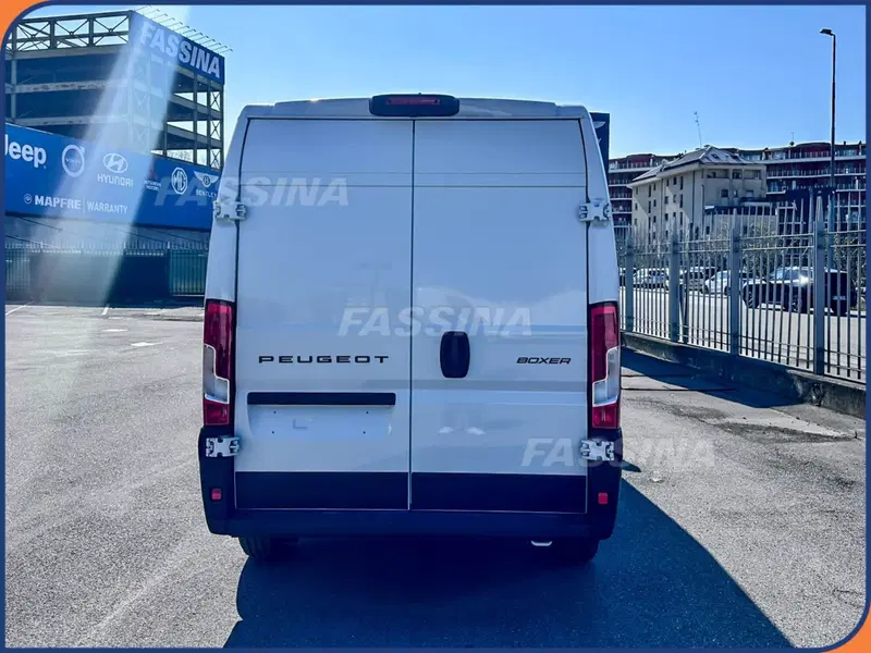 Peugeot Boxer nuova a Milano (5)