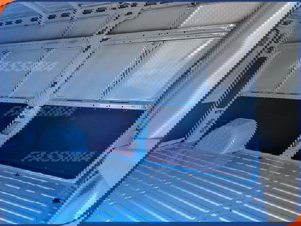 Peugeot Boxer nuova a Milano (9)