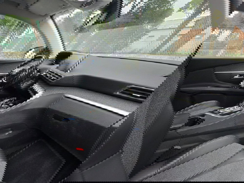 Peugeot 3008 usata a Massa-Carrara (19)