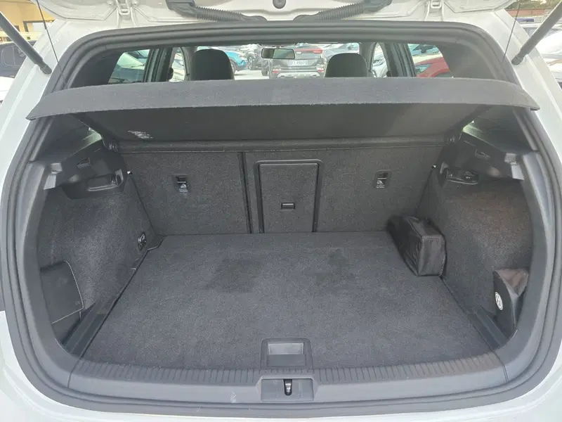 Volkswagen Golf usata a Massa-Carrara (14)