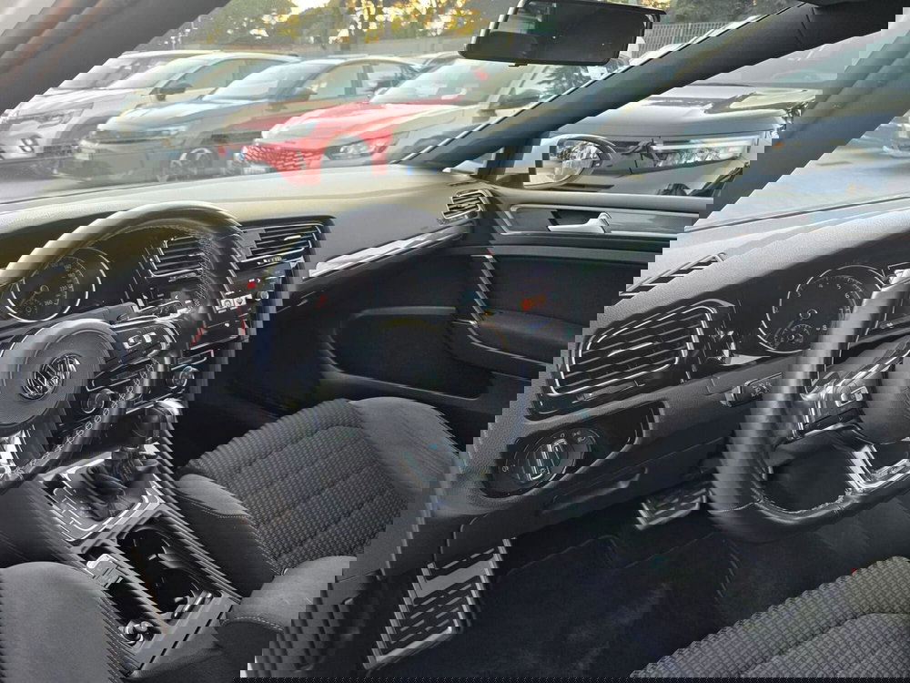 Volkswagen Golf usata a Massa-Carrara (17)