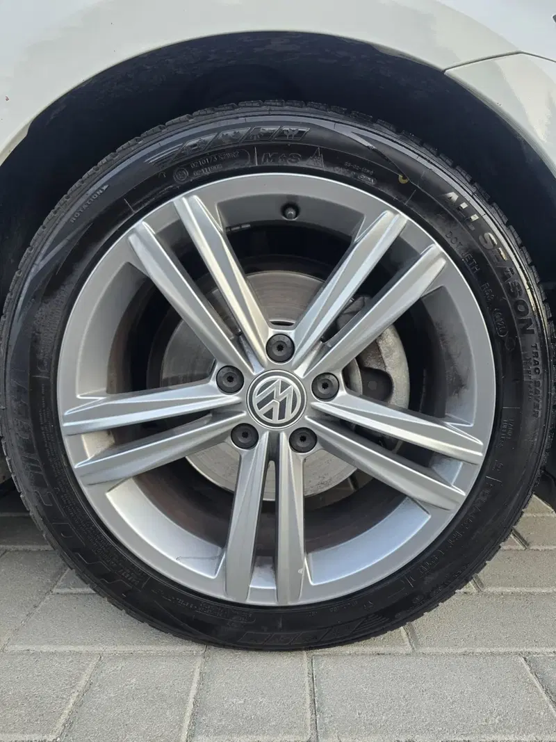 Volkswagen Golf usata a Massa-Carrara (18)