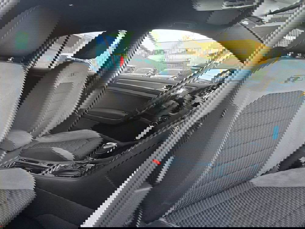 Volkswagen Golf usata a Massa-Carrara (5)