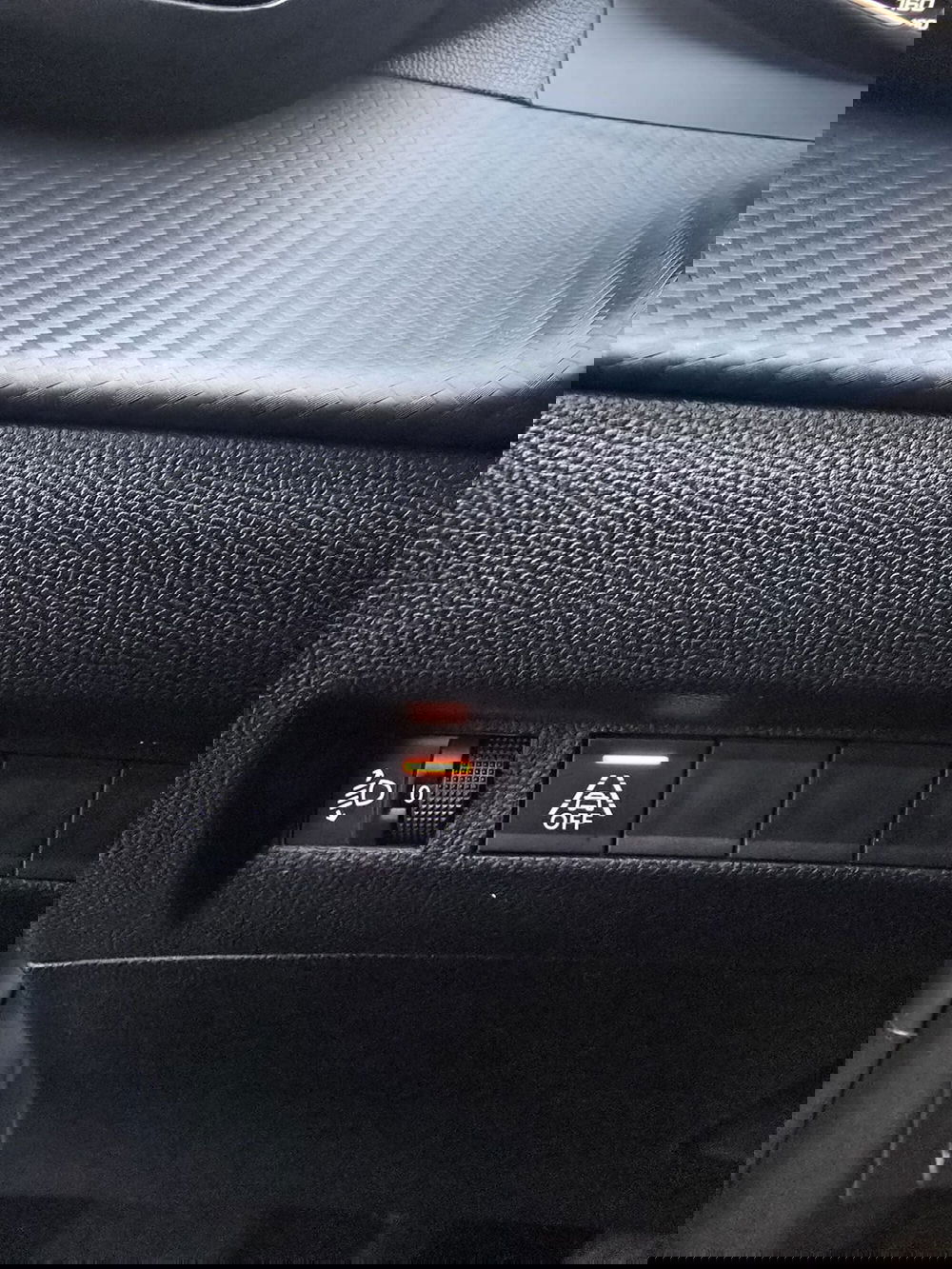 Peugeot 208 usata a Massa-Carrara (11)