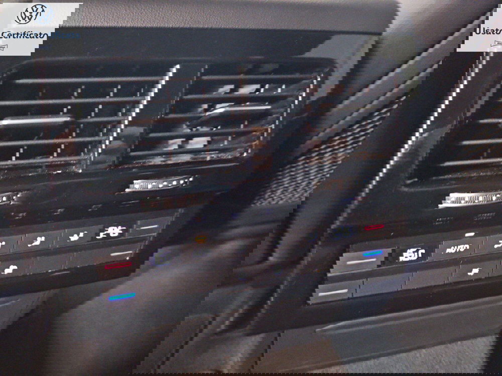 Volkswagen Touareg usata a Genova (17)