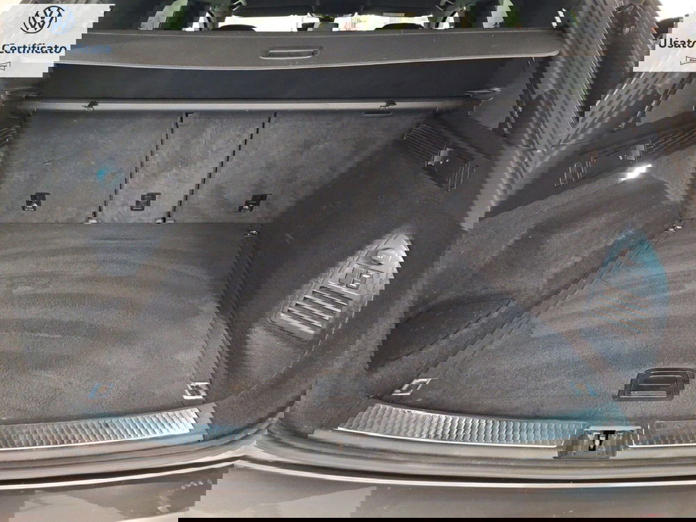 Volkswagen Touareg usata a Genova (9)