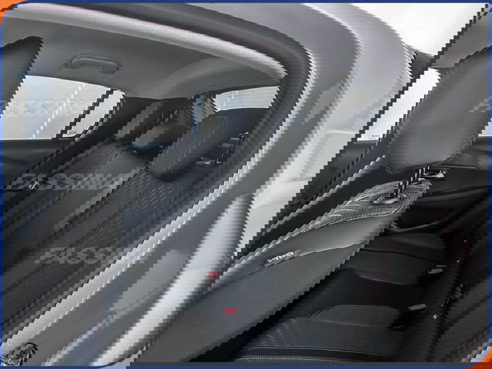 Peugeot 208 nuova a Milano (10)