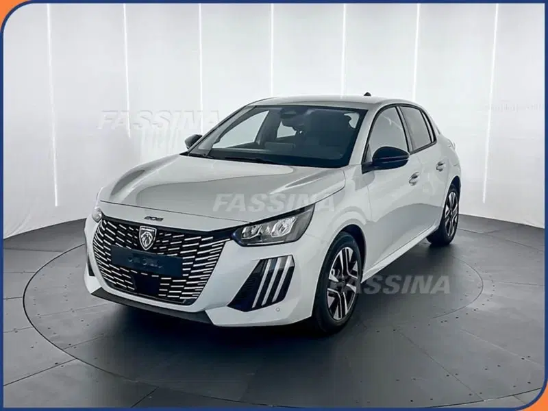 Peugeot 208 nuova a Milano (3)