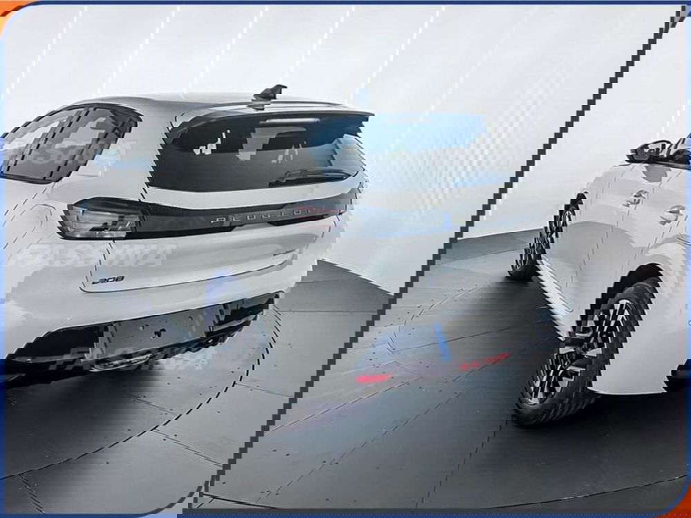 Peugeot 208 nuova a Milano (4)