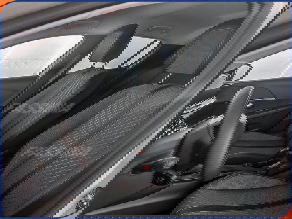 Peugeot 208 nuova a Milano (8)