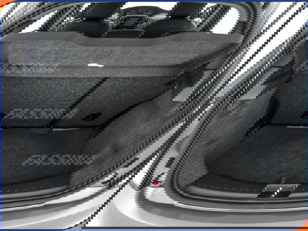 Lancia Ypsilon usata a Milano (11)