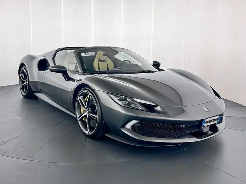 Ferrari 296 Spider usata a Milano