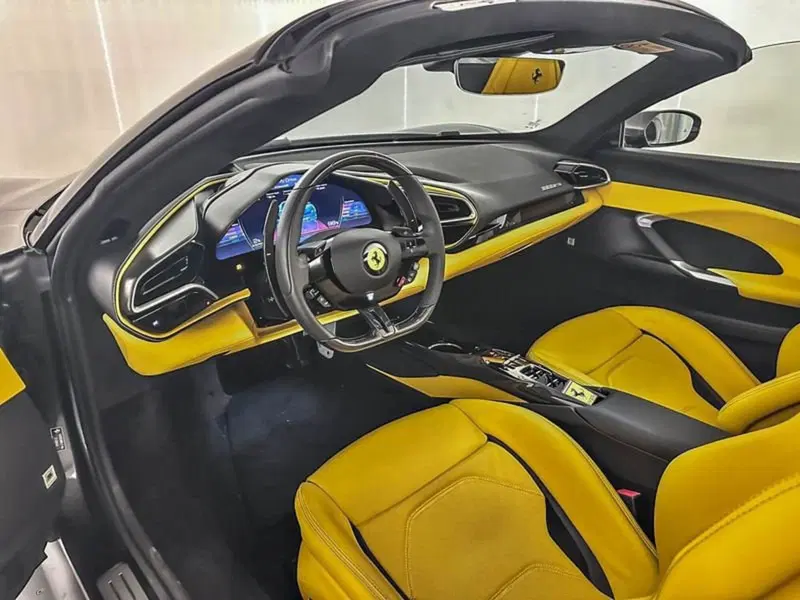 Ferrari 296 Spider usata a Milano (12)
