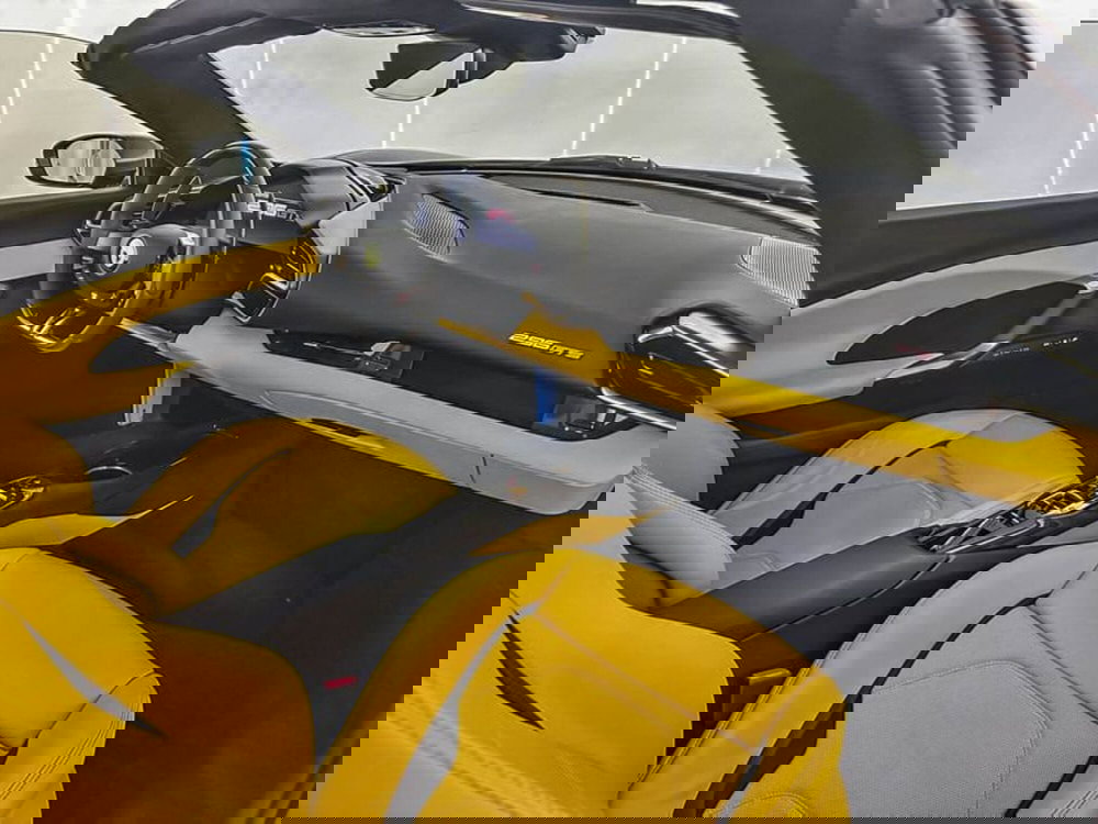 Ferrari 296 Spider usata a Milano (15)