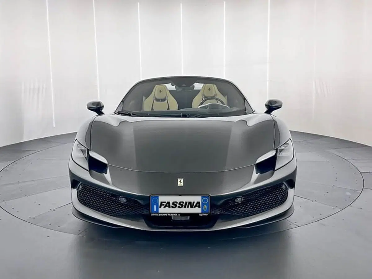 Ferrari 296 Spider usata a Milano (2)