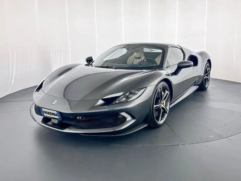 Ferrari 296 Spider usata a Milano (3)