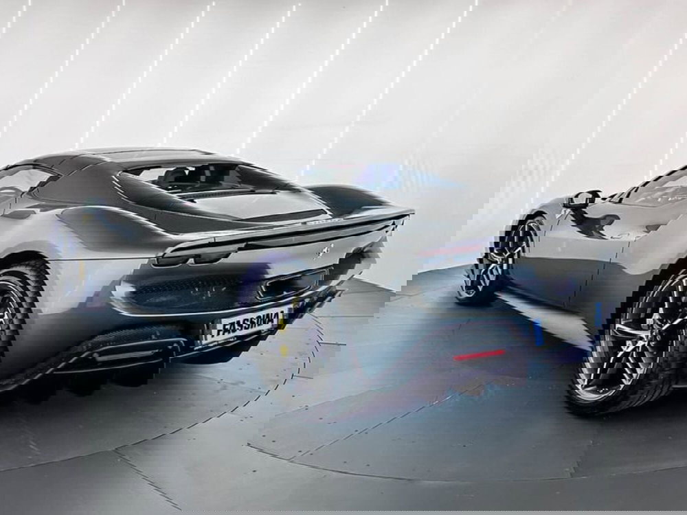 Ferrari 296 Spider usata a Milano (7)