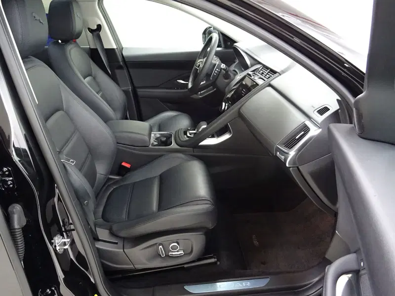 Jaguar E-Pace usata a Como (3)