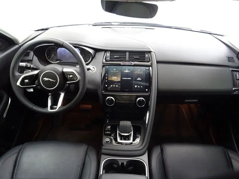 Jaguar E-Pace usata a Como (4)
