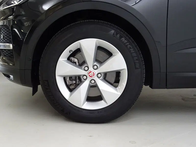 Jaguar E-Pace usata a Como (9)