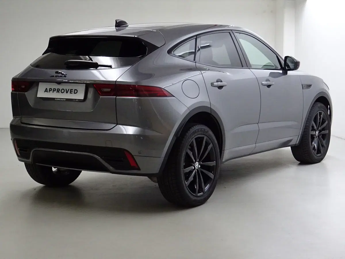 Jaguar E-Pace usata a Como (2)