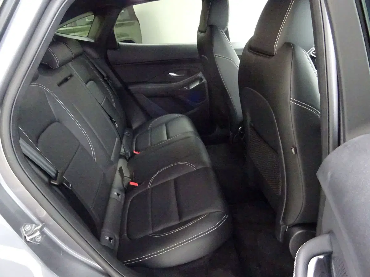 Jaguar E-Pace usata a Como (5)