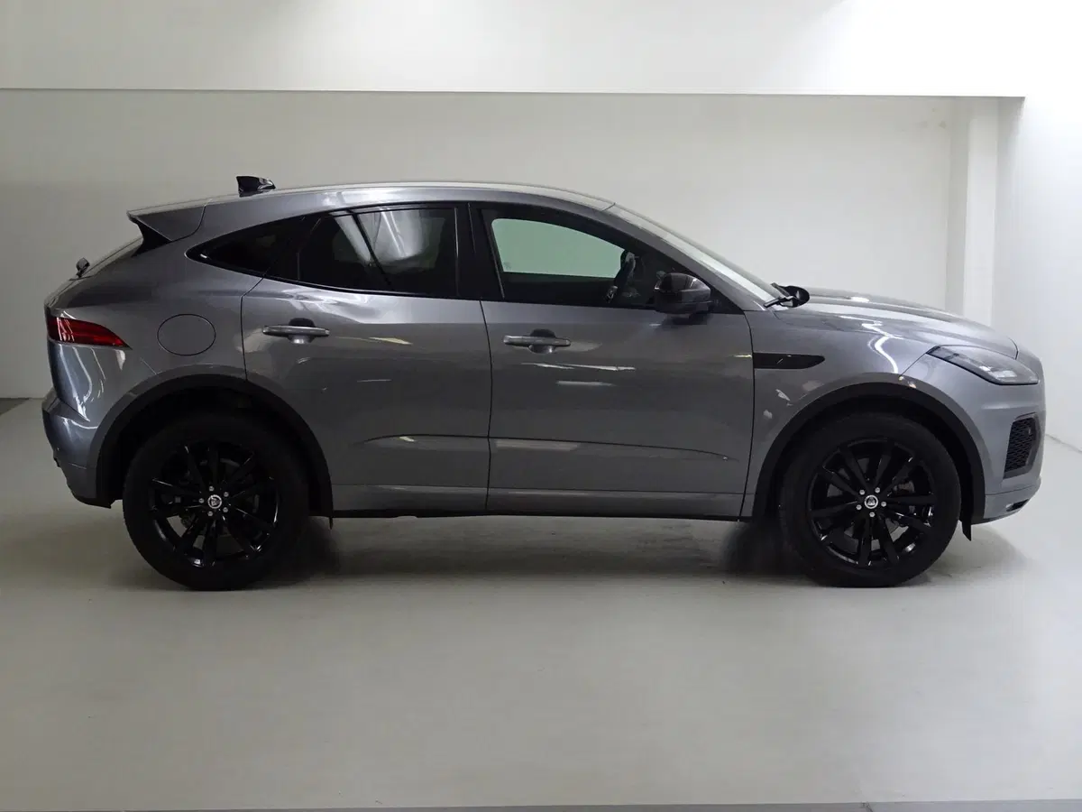 Jaguar E-Pace usata a Como (6)