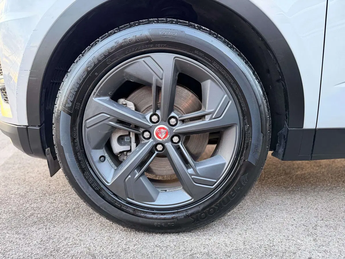 Jaguar E-Pace usata a Siena (9)
