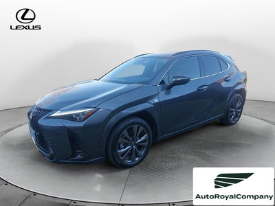 Lexus UX 300h 2.0 F-Sport 2wd cvt del 2025 usata a Roma