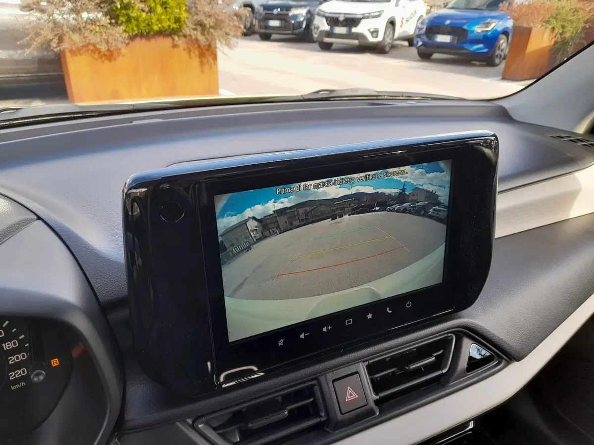 Suzuki Swift nuova a L'Aquila (7)