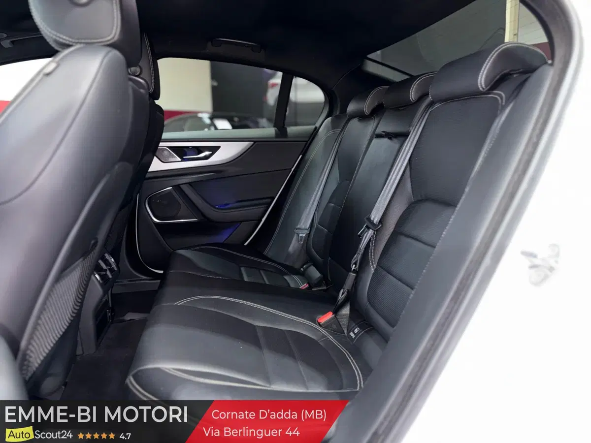 Jaguar XE usata a Monza e Brianza (7)