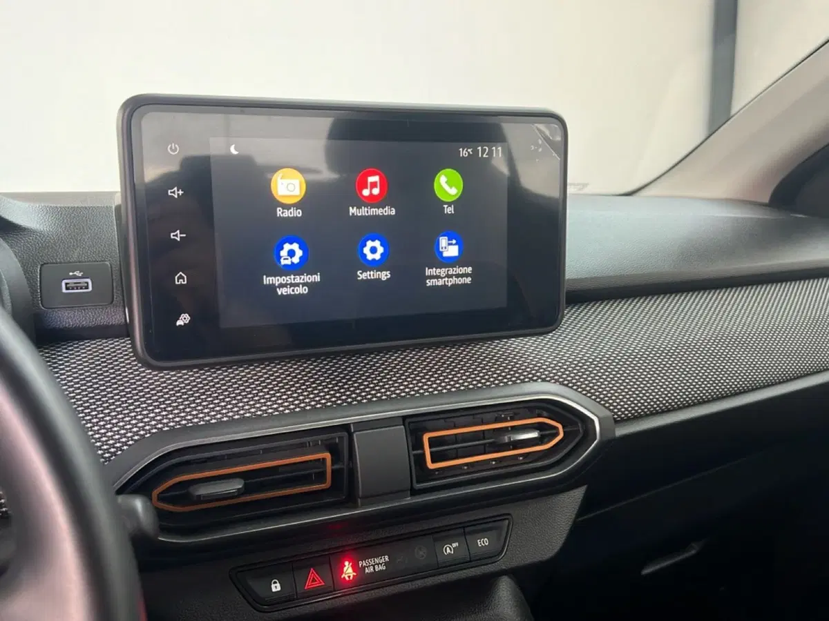 Dacia Sandero usata a Roma (17)