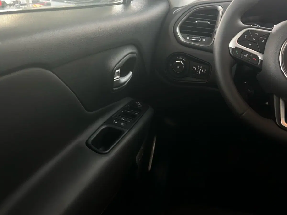 Jeep Renegade usata a Roma (14)
