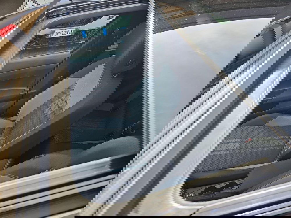 Volkswagen Taigo usata a Lecco (10)