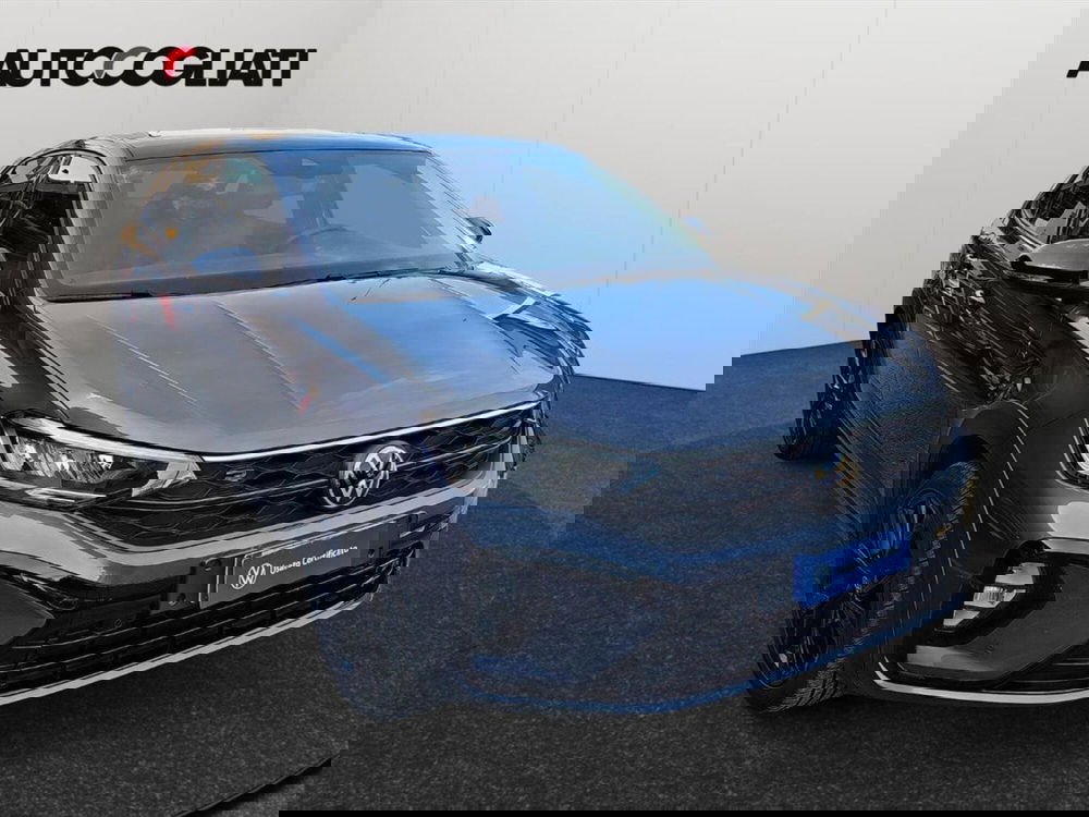 Volkswagen Taigo usata a Lecco (3)