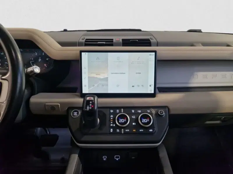 Land Rover Defender usata a Livorno (17)