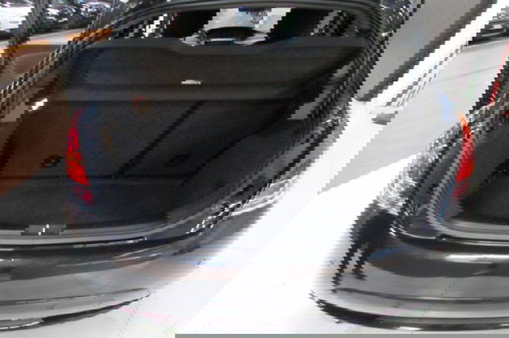 Lancia Ypsilon usata a Milano (13)