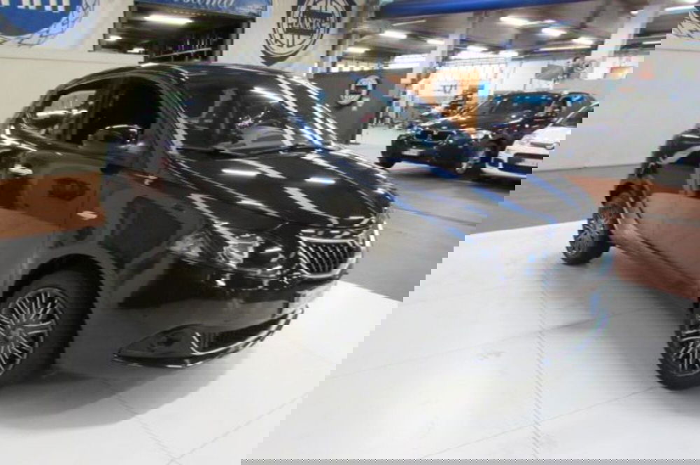 Lancia Ypsilon usata a Milano (2)