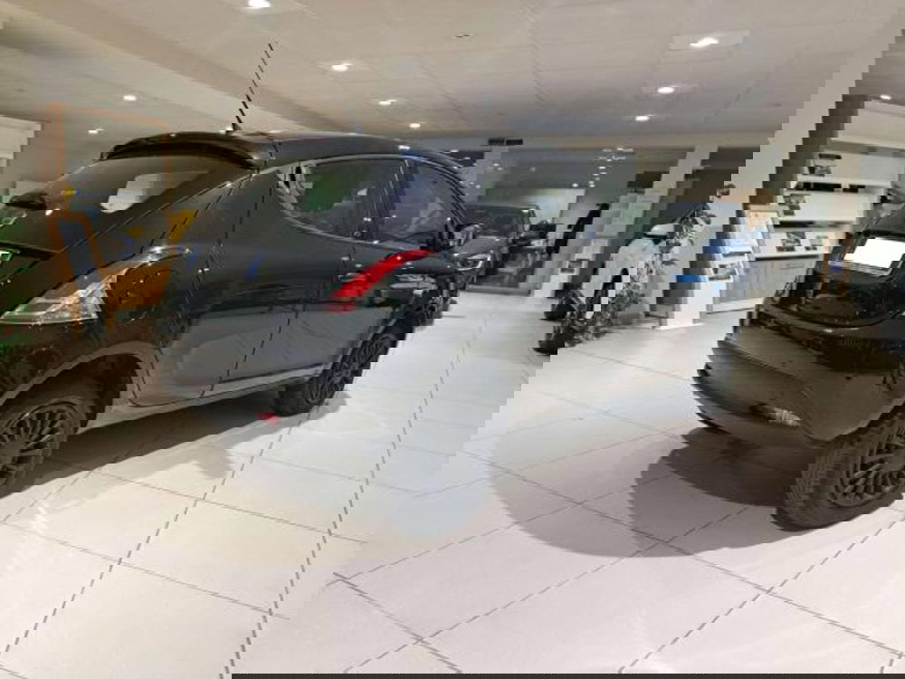 Lancia Ypsilon usata a Savona (5)