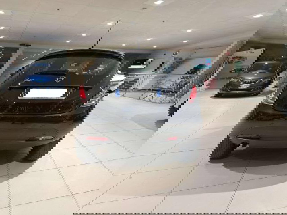 Lancia Ypsilon usata a Savona (6)