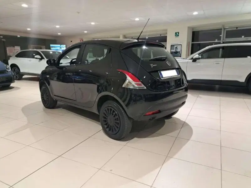 Lancia Ypsilon usata a Savona (7)