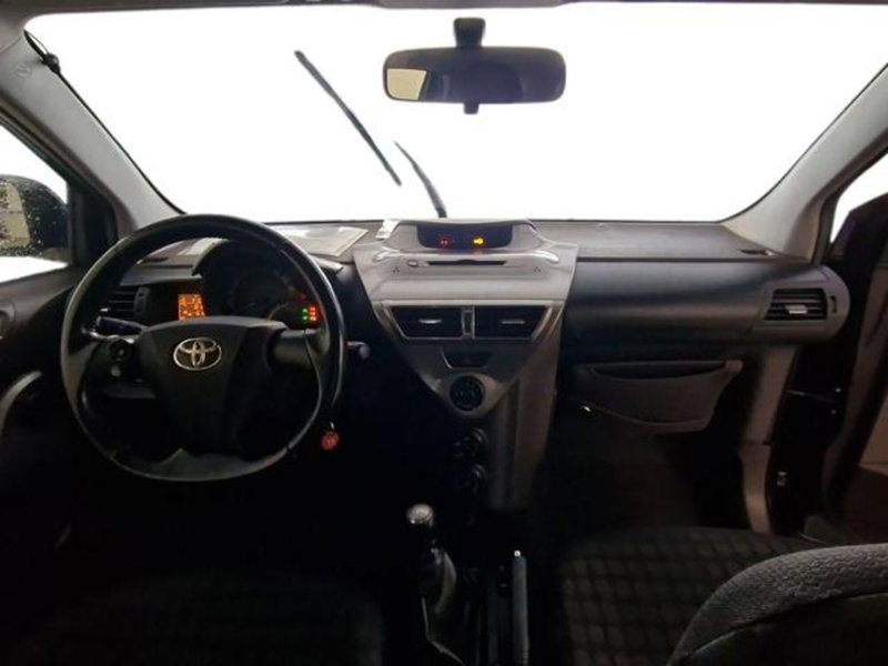 Toyota iQ usata a Salerno (12)
