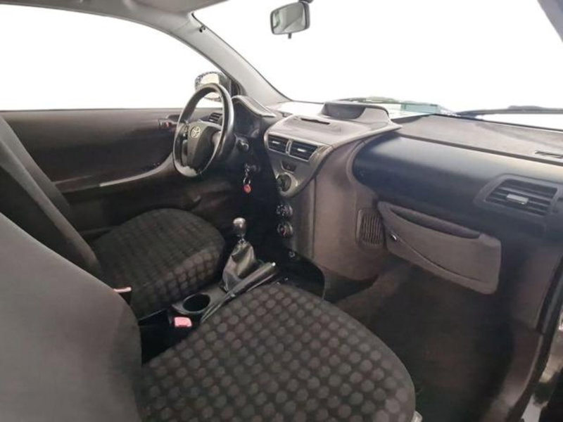 Toyota iQ usata a Salerno (13)