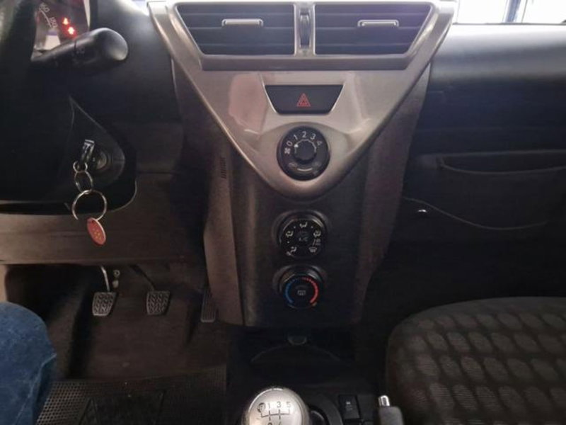 Toyota iQ usata a Salerno (18)