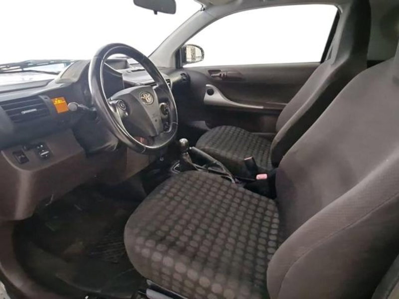 Toyota iQ usata a Salerno (9)