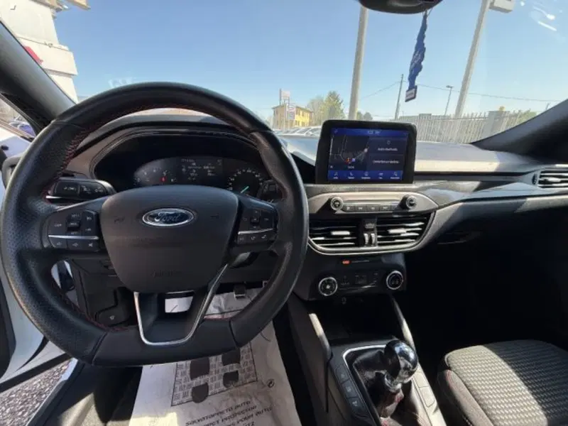 Ford Focus usata a Lucca (12)